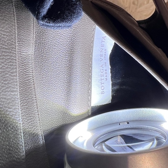 Sold Authentic BOTTEGA VENETA Intrecciato Leather medium trifold wallet in brown - Picture 8 of 12